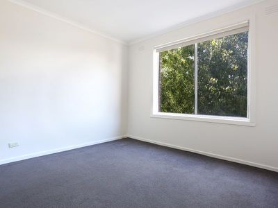 2 / 389 Barkly Street, Footscray