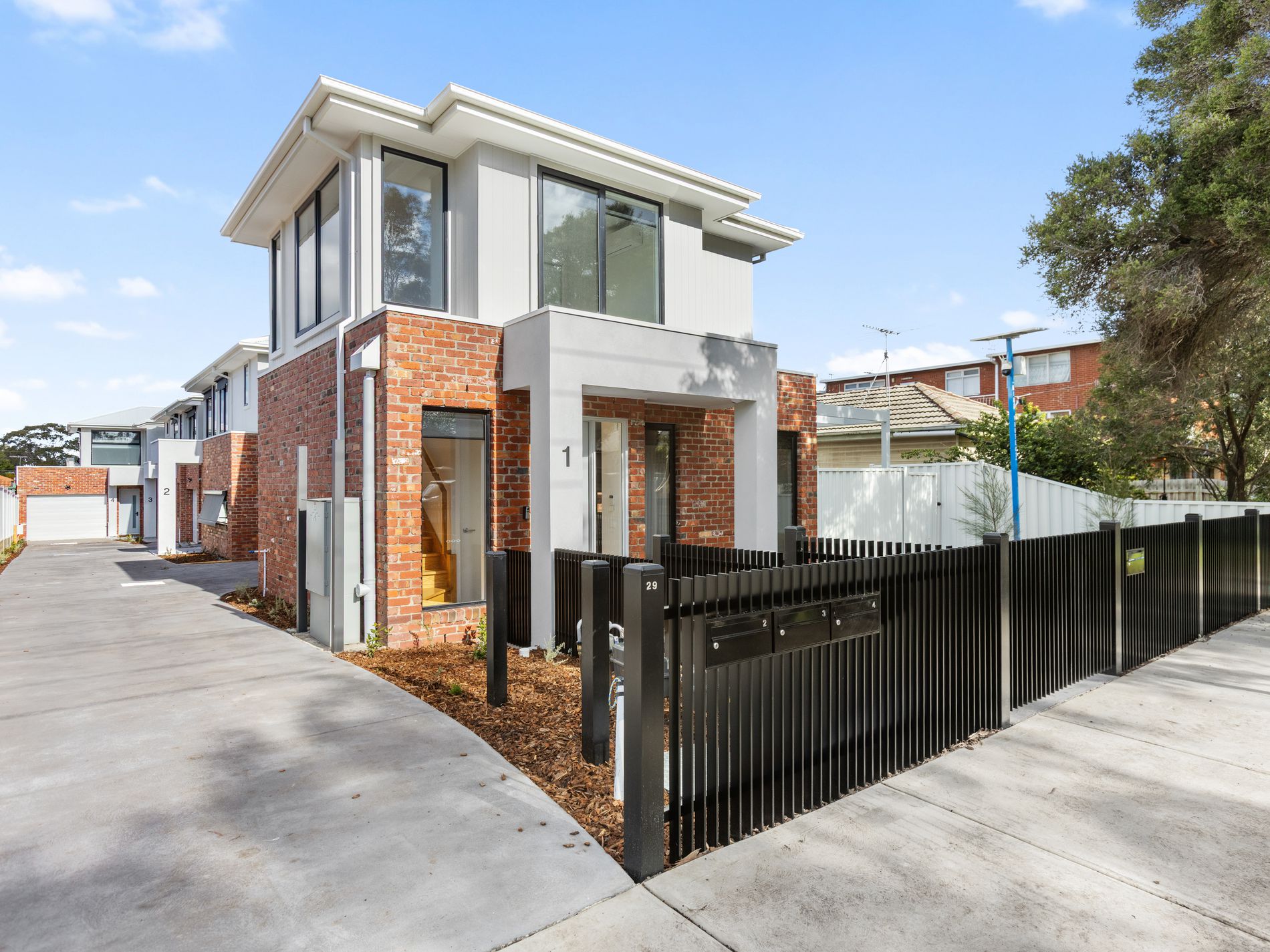 1 / 29 Hampton Parade, West Footscray