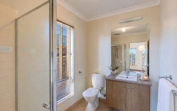 45 Grange Circuit, Beaconsfield