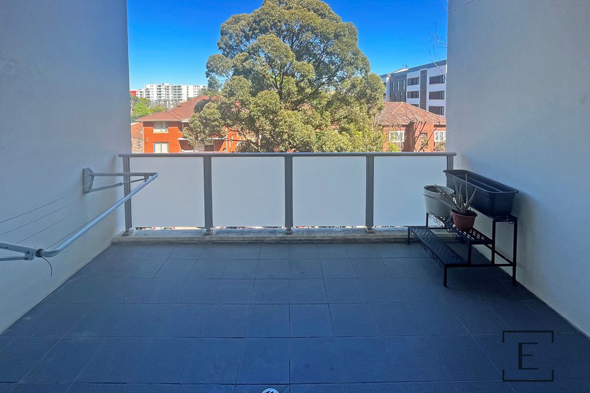 303 / 8 Station Street, Homebush
