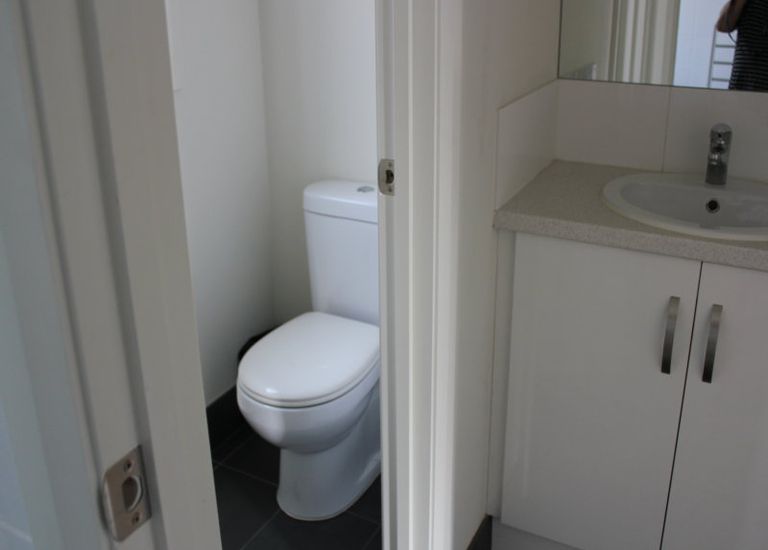 2B Trott Grove, Oaklands Park