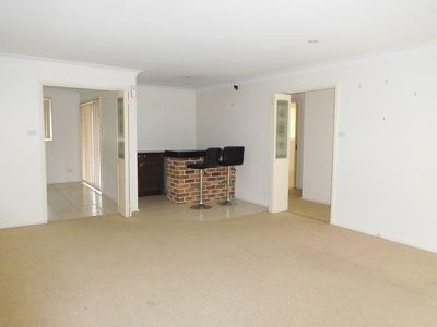 4 Trebbiano Place, Eschol Park