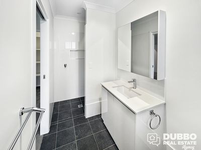 2 Bayou Avenue, Dubbo