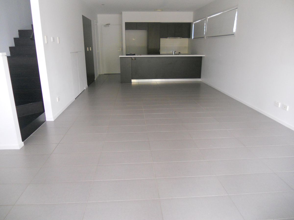 1 / 53 Lambert Road, Indooroopilly