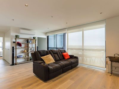 702 / 19 Russell Street, Essendon