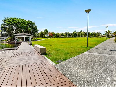 7014 Pheonix Palms Drive, Hope Island