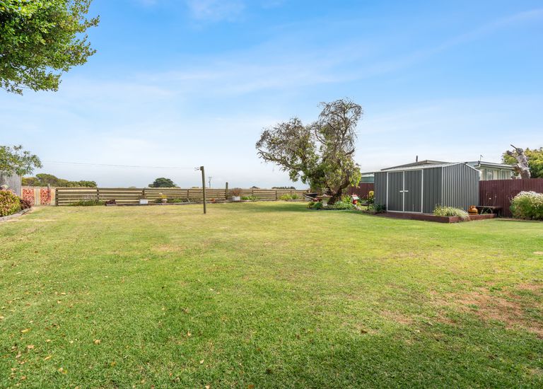 17 Beach Road, Portland