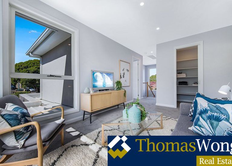 1 / 2  Doorawarrah Court, Mount Waverley
