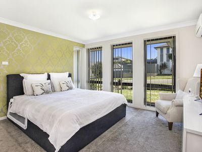17 Mcintyre Circuit, Middleton Grange