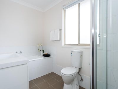 11 Burton Avenue, Bardia
