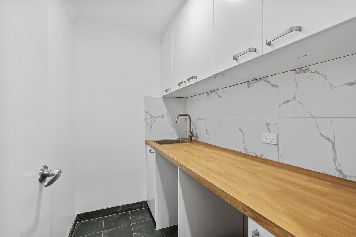 2 / 4 Fishermans Bend, Balmoral