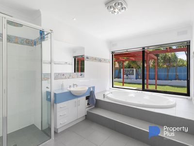 6 Peppertree Grove, Strathdale