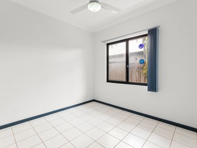 16 Anea Brace, Bilingurr