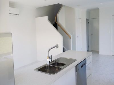 1 / 12 Sapphire Place, Elanora