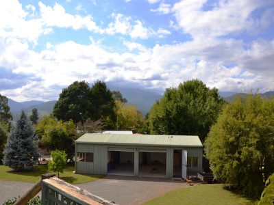 14-16 Young Crescent , Tawonga South