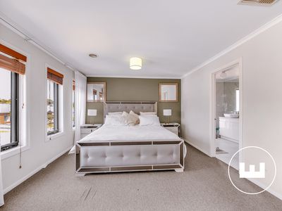 5 Eucumbene Drive, Berwick