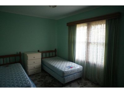 14 Burgess Street, Horsham