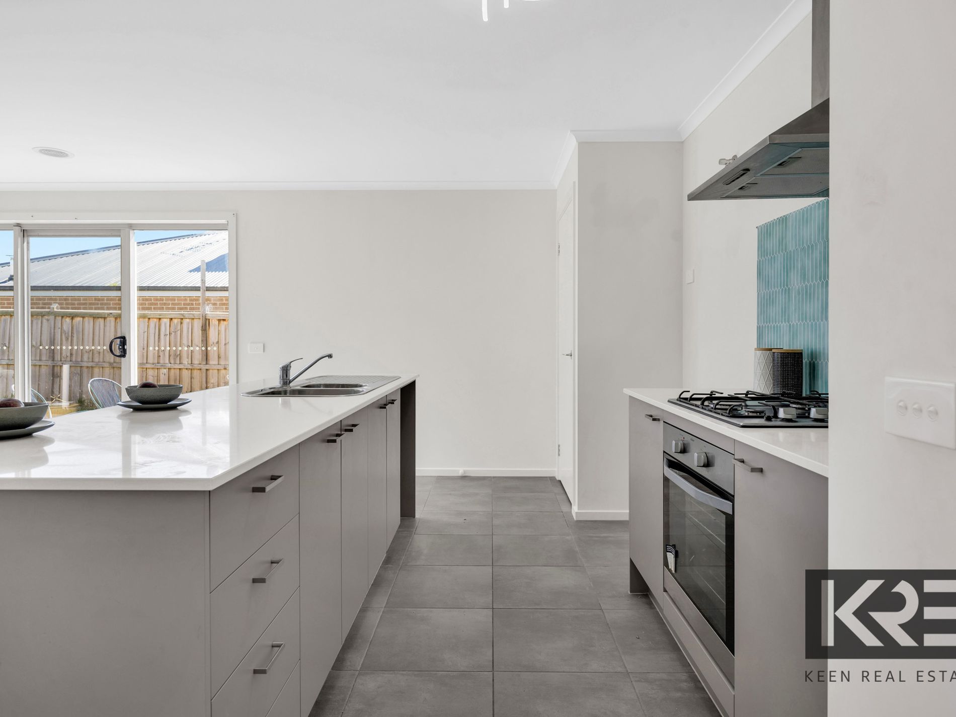 18 Gaudi Boulevard, Corinella