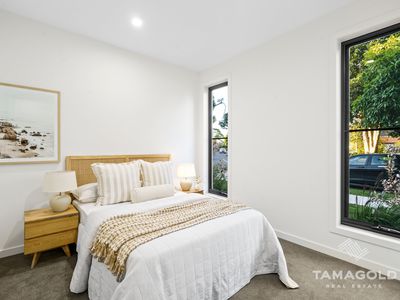 8 / 18 Stapley Crescent, Altona North