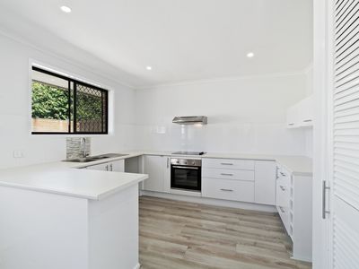 2 / 53 Riviera Avenue, Tweed Heads West