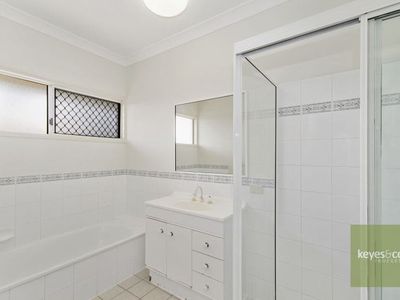 4 La Trobe Close, Douglas