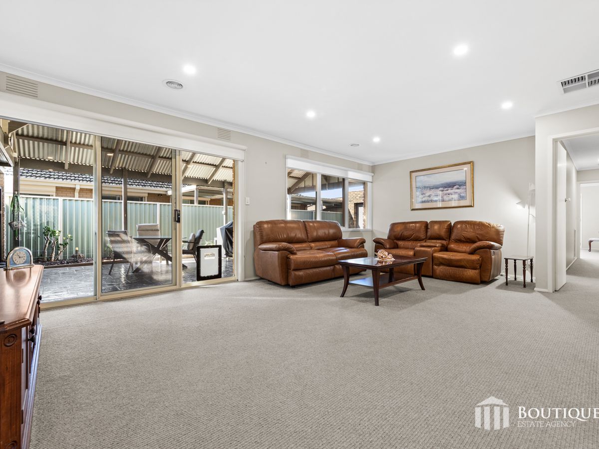 15 Sherwood Crescent, Dandenong North