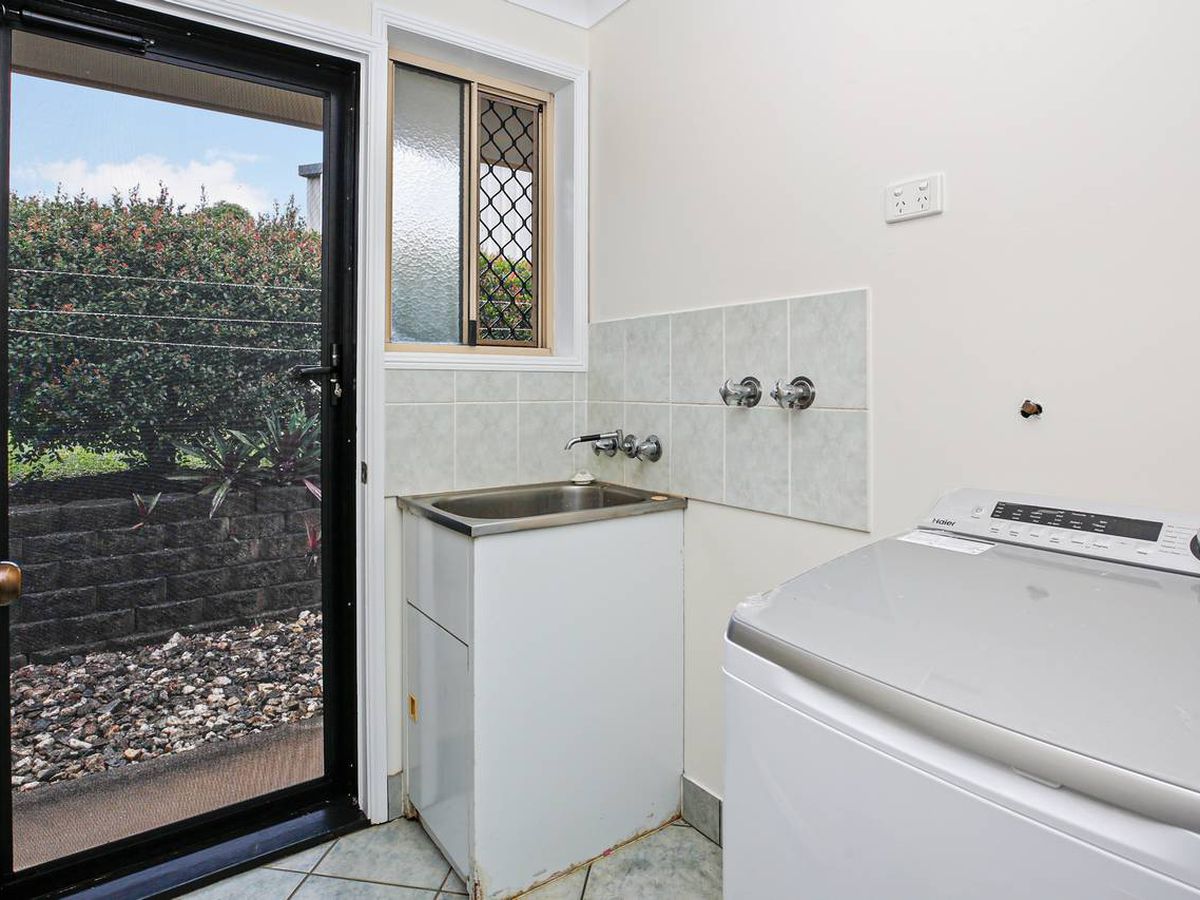 25 Storer Street, Atherton