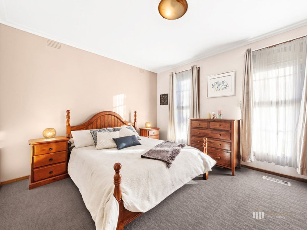 32 Somerset Drive, Dandenong North