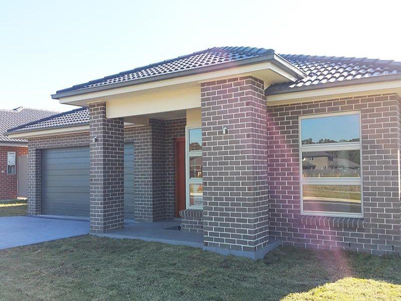 152 Lakeside Parade, Jordan Springs