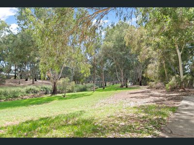 20 Brian Grove, Paradise