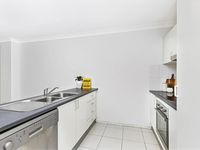 30 / 11 Portia Street Kingston, Kingston