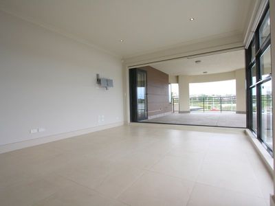 1 / 2 Bay Drive, Meadowbank