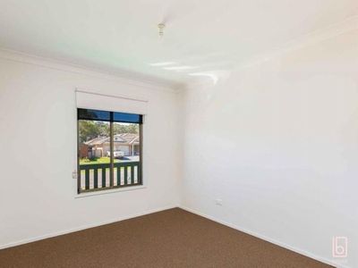 26 Campbell Parade, Mannering Park