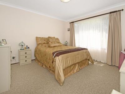 44 Kings Point Drive, Kings Point