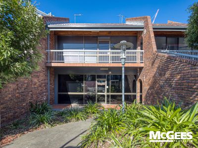 1,2 / 220 Boundary Street, Spring Hill