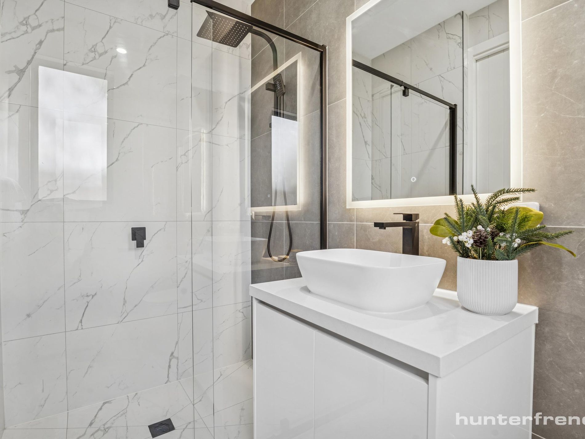 2 / 1 Almond Avenue, Brooklyn