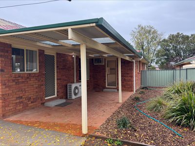 2 / 24 Flinders Street, Parkes
