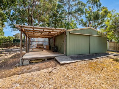 34 Cray Point Parade, Eggs And Bacon Bay