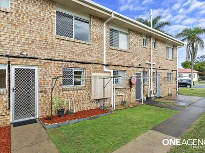 3 / 3 King Street, Urangan