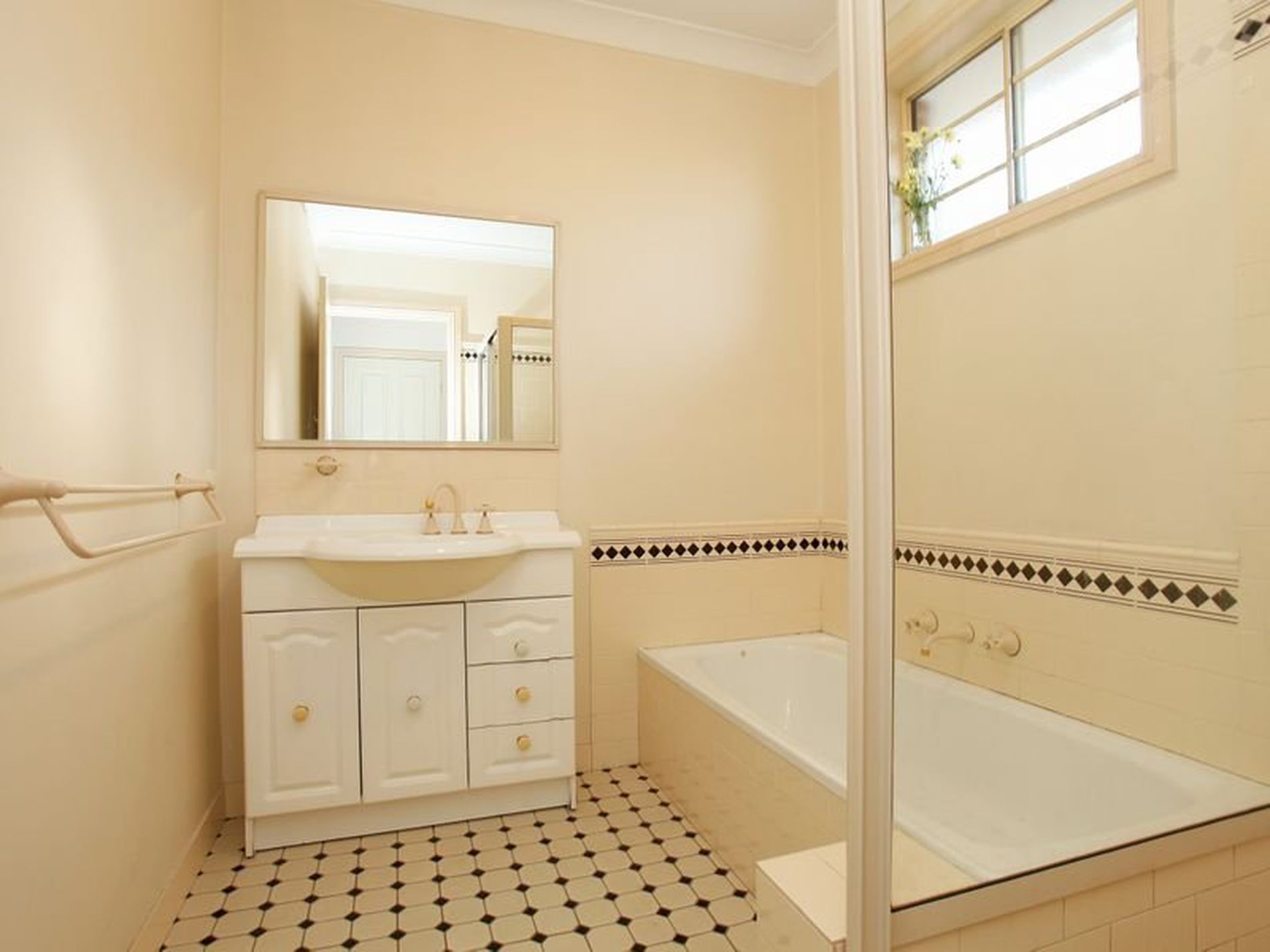1B / 5-15 William Street, Botany