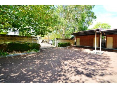 2 / 14 Canham Way, Orelia