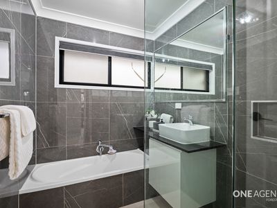 12 Falkland Street West, Heathwood