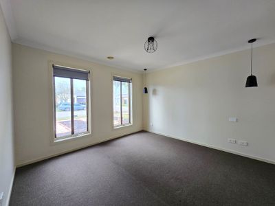 7 Romek Way, Truganina