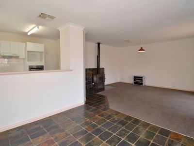 8A Siberia Close, Hannans