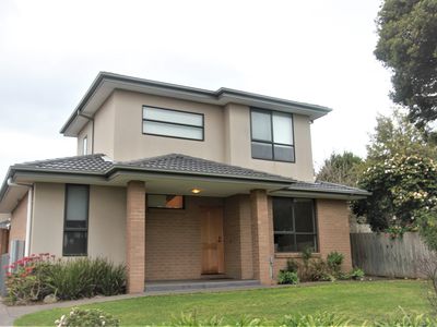 1 / 52 Mount Street, Glen Waverley