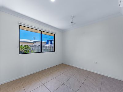 2 / 61 Endeavour Circuit, Cannonvale