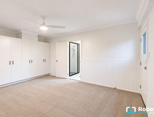 Versatile Family Living in Old Tewantin with only One Neighbour image 27
