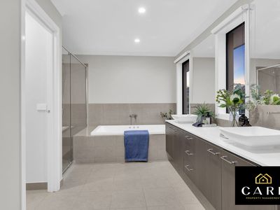 52 Graziers Crescent, Clyde North