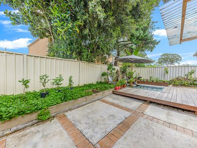 8 / 6 Lang Road, Casula