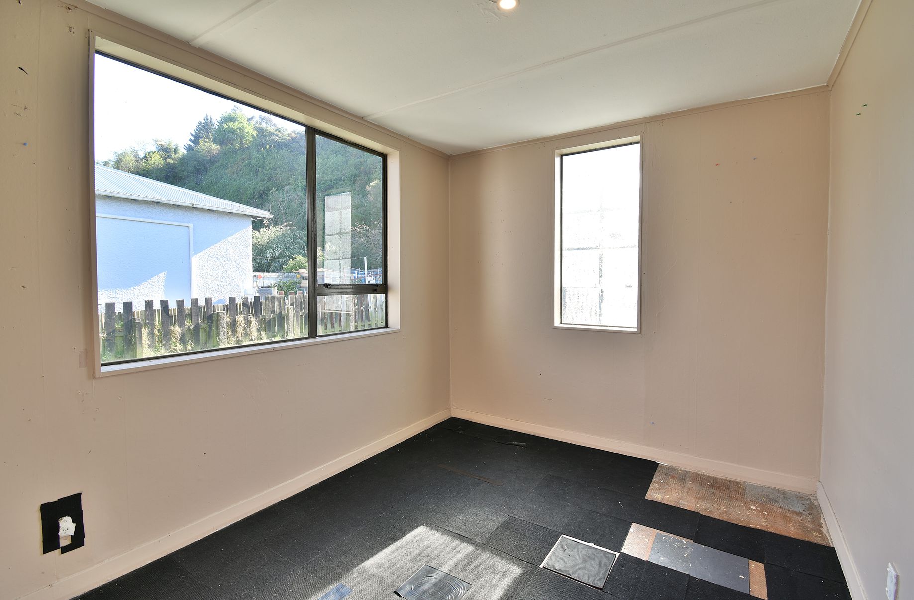 96 South Road, The Glen